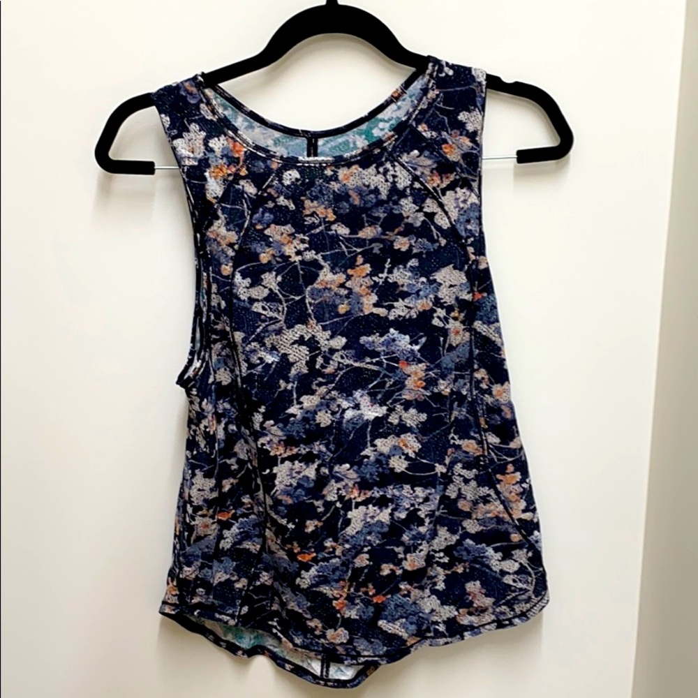 Lululemon tank